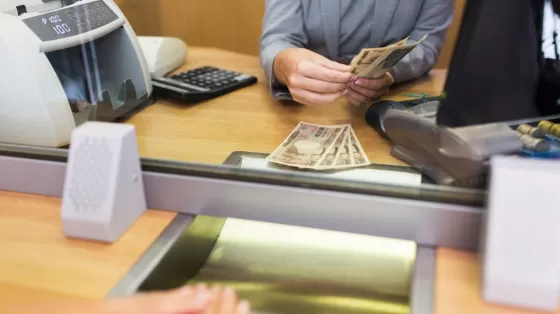 Compra y venta de moneda extranjera por transferencia